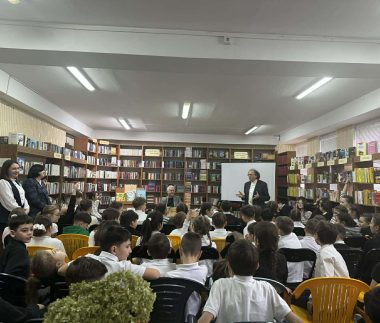 818f8f26-443b-418f-90ff-caa757a1155c